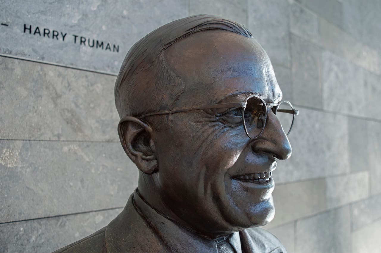 ภาพประกอบบทความเกี่ยวกับ Donald Trump